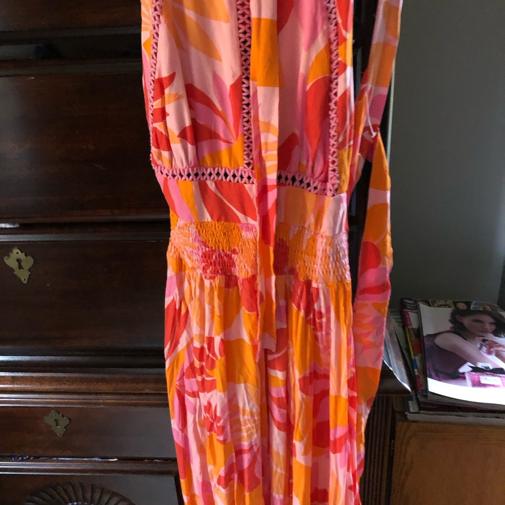 Vibrant Backless Dress - Picture 3 of 5
